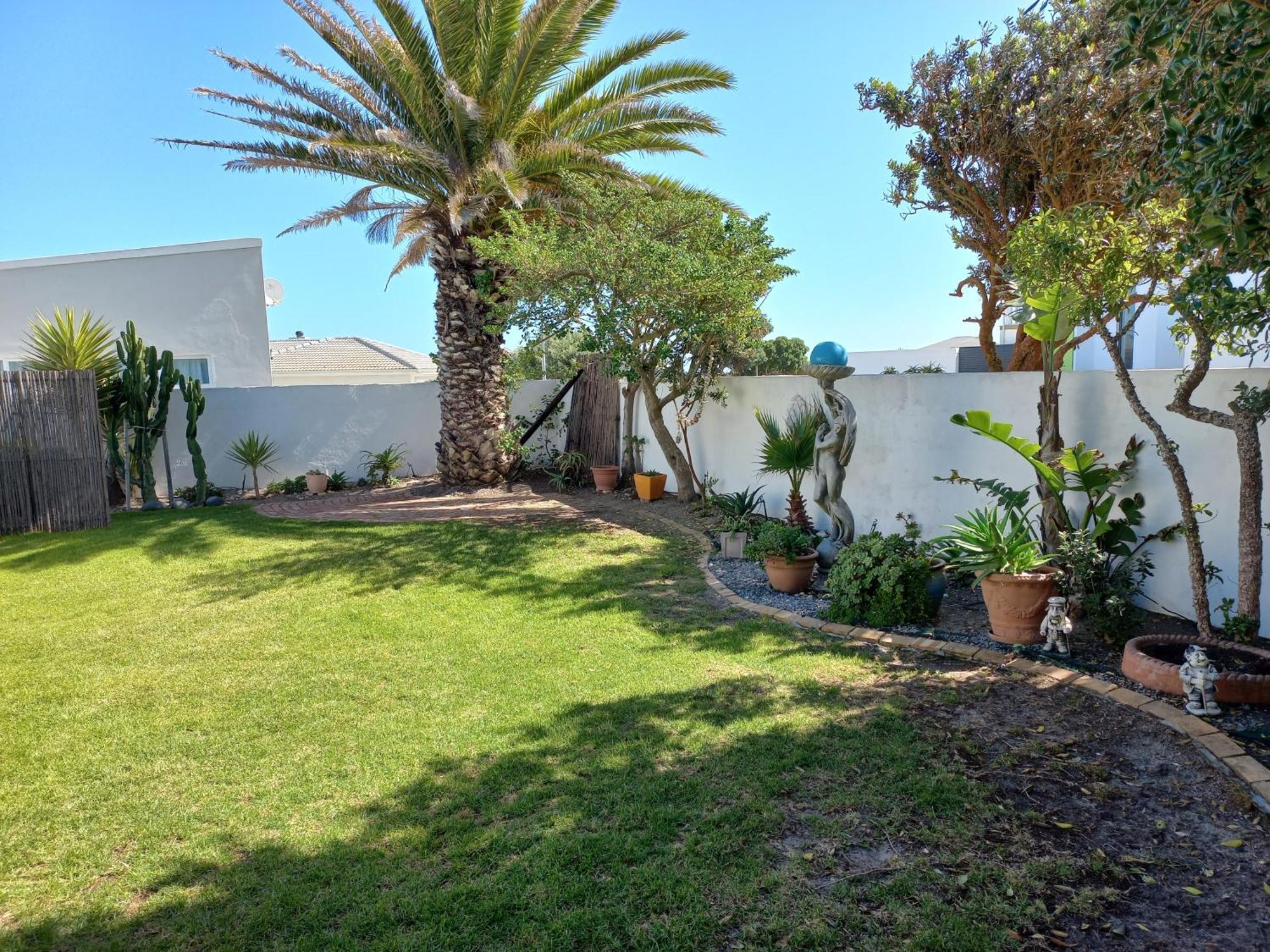 Swept Away Guesthouse - No-Loadshedding Yzerfontein Exterior foto
